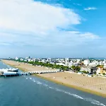 Апартаменты Comfy Flat By The