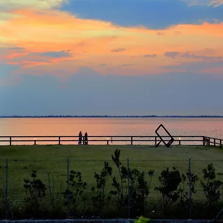 Comfy Flat By The Апартаменты Линьяно-Саббьядоро